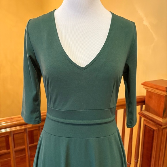 Classy Elegant Pine Green Formal Wedding Guest Dress Wmn’s S - Picture 2 of 13
